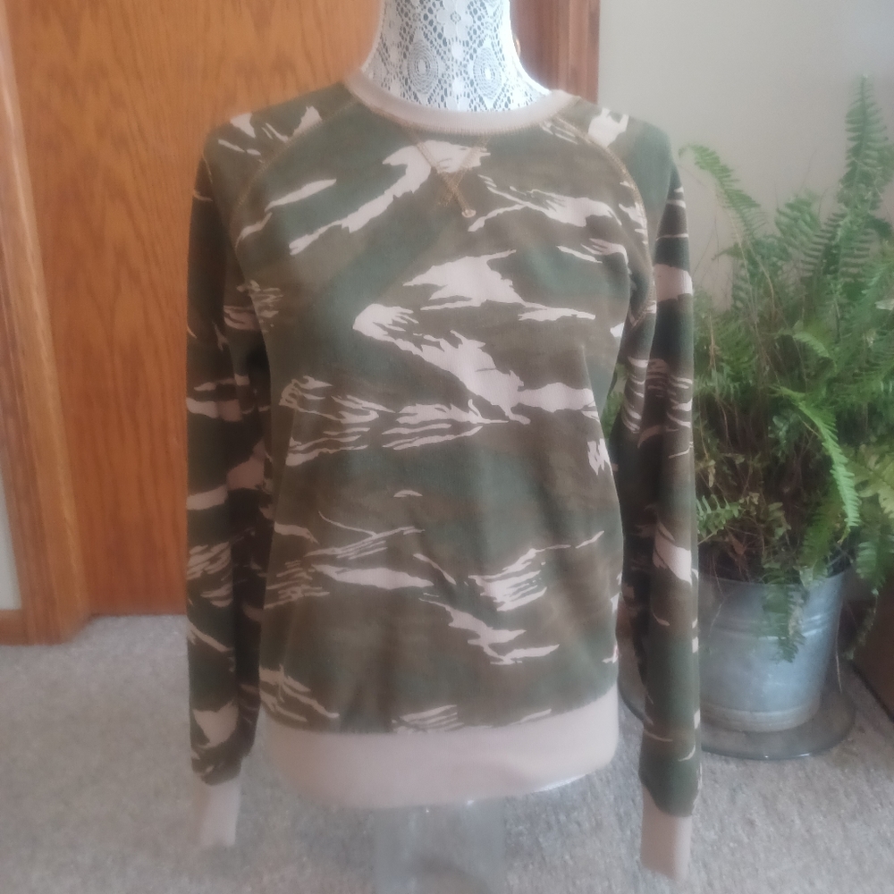 Levi's camo sweater
